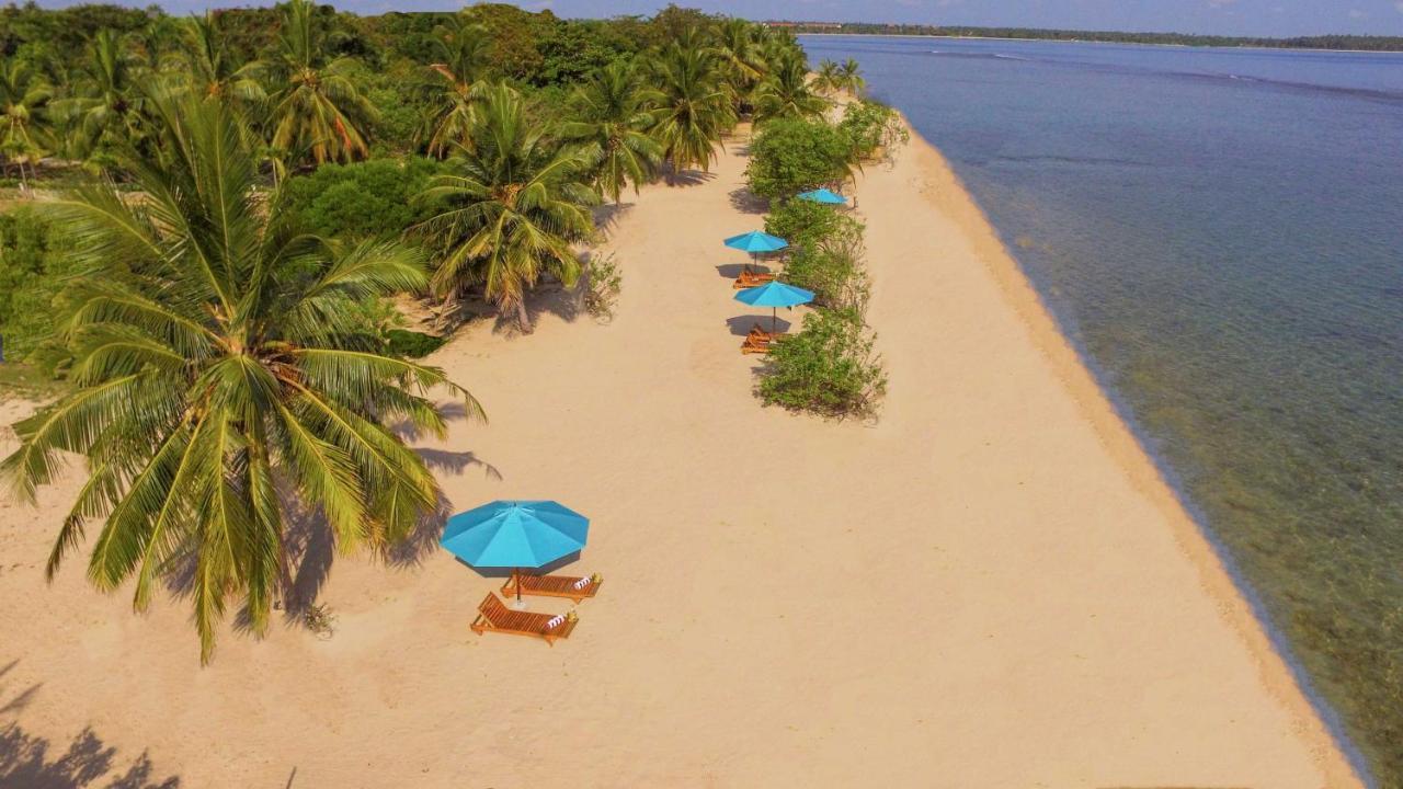 Hotel Breeze Pasikudah à Passikudah Extérieur photo