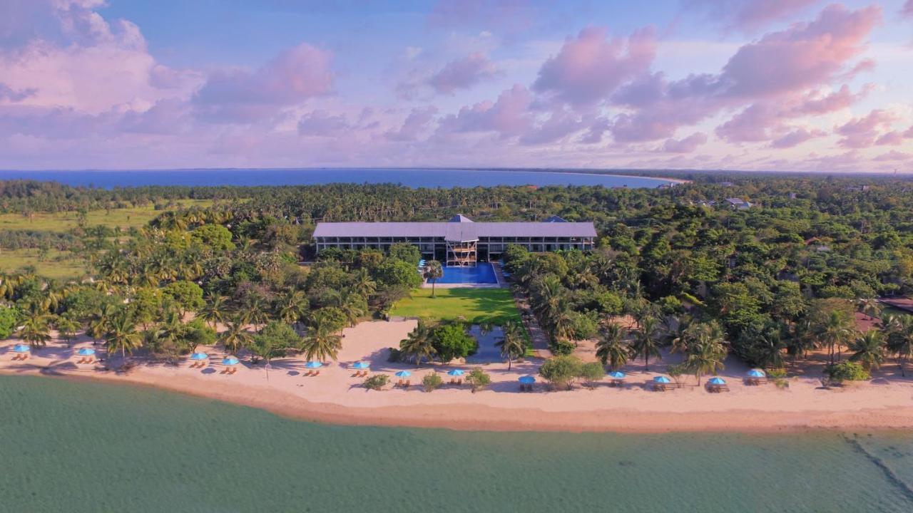 Hotel Breeze Pasikudah à Passikudah Extérieur photo