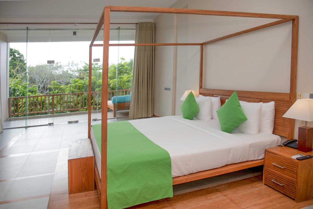 Hotel Breeze Pasikudah à Passikudah Extérieur photo