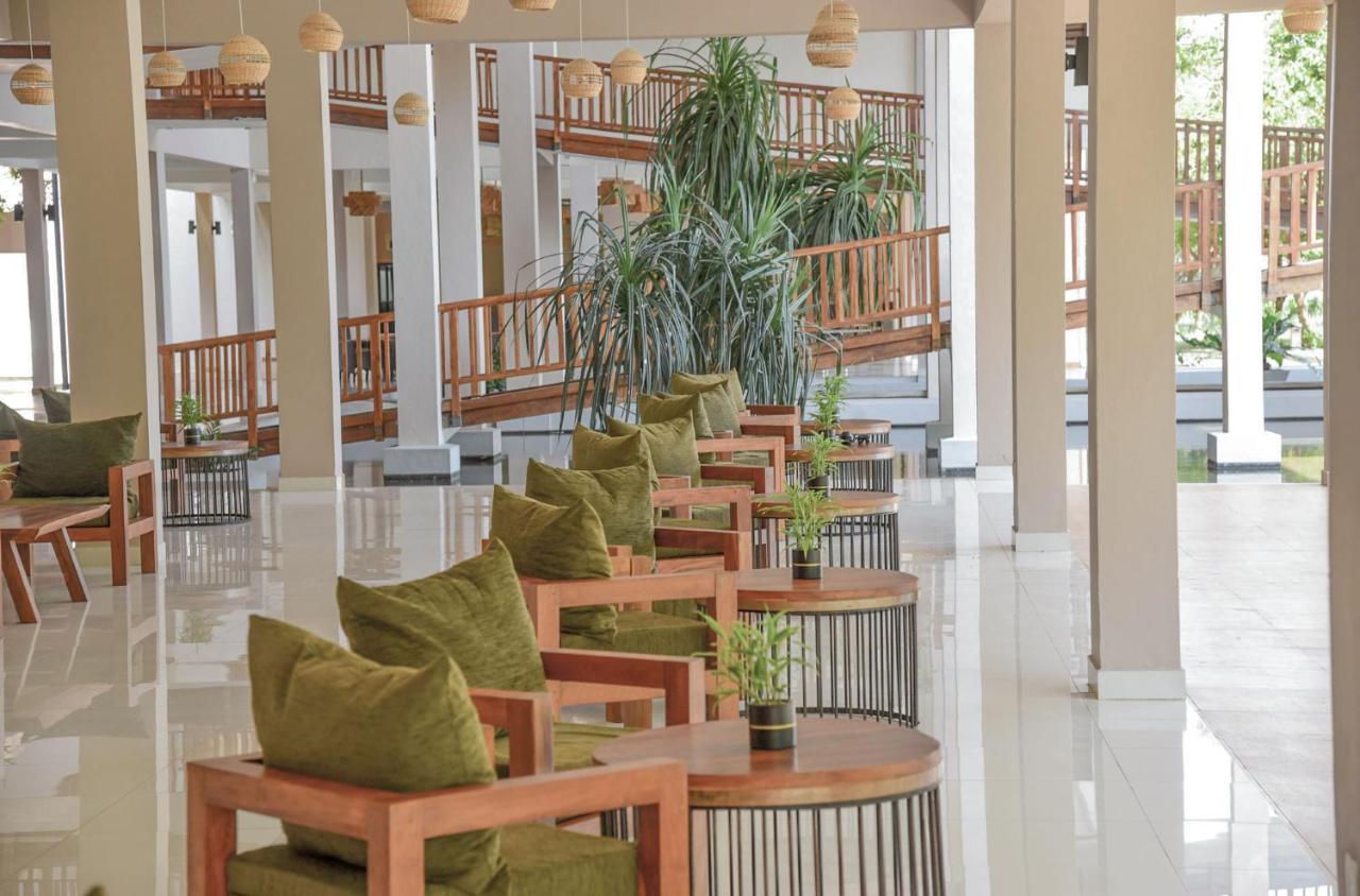 Hotel Breeze Pasikudah à Passikudah Extérieur photo