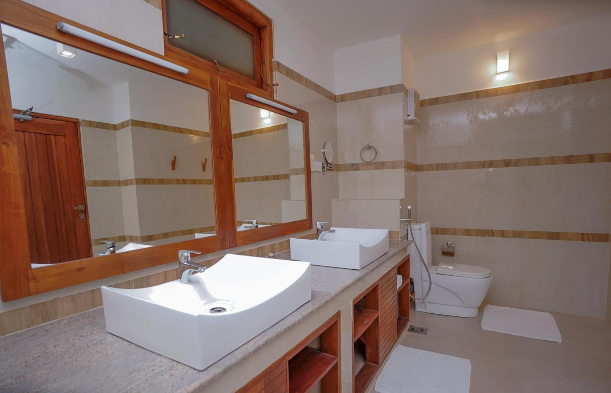 Hotel Breeze Pasikudah à Passikudah Extérieur photo