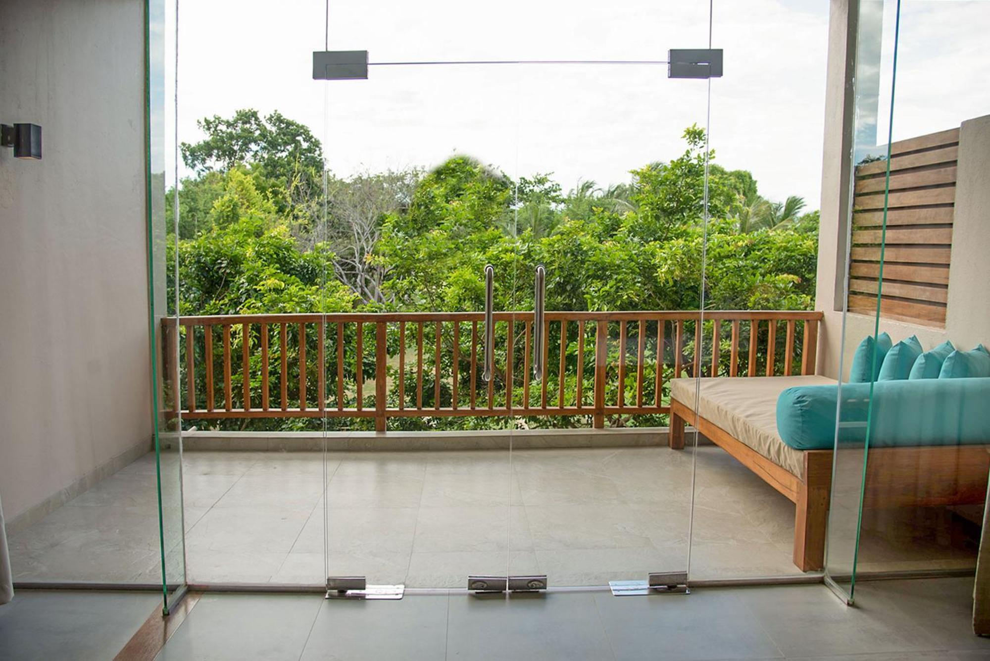 Hotel Breeze Pasikudah à Passikudah Extérieur photo